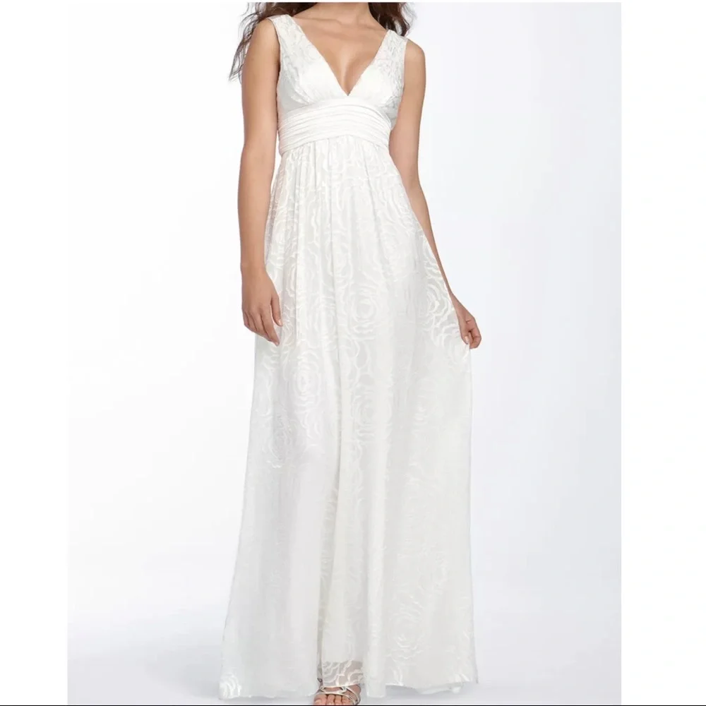 White BCBG gown size 4 - Picture 1 of 5